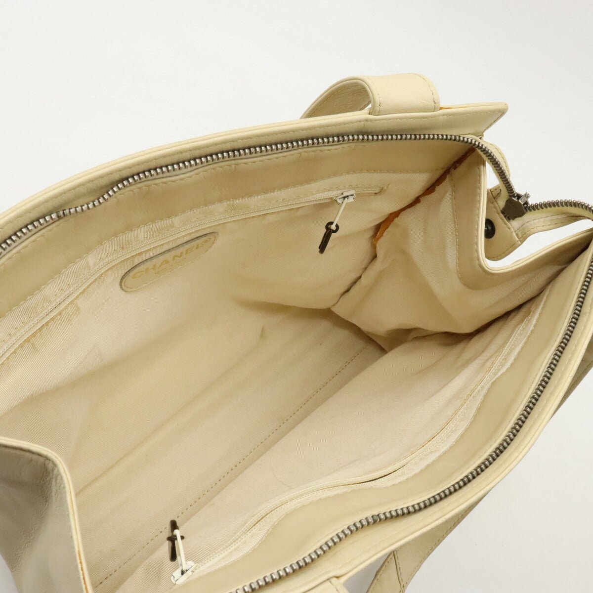 Chanel Leather Coco Mark Tote Bag - Image 7