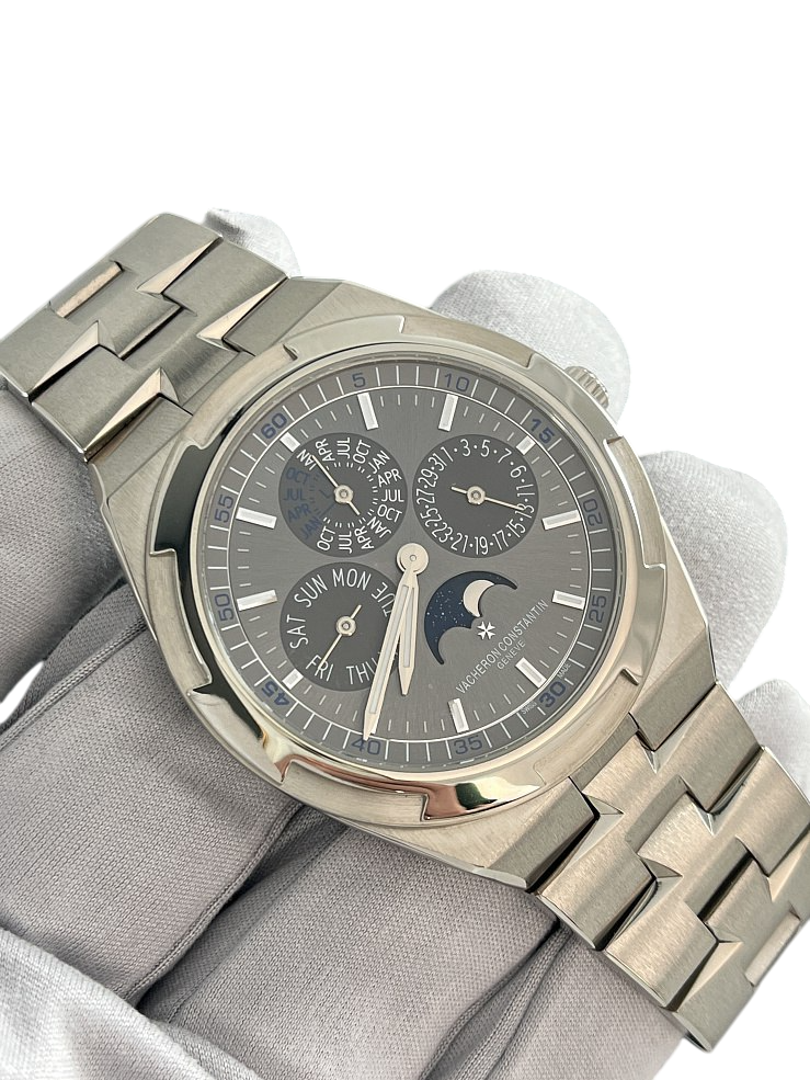 Vacheron Constantin Overseas Perpetual Calendar Extra Thin 18K White Gold Men's Watch - Image 3