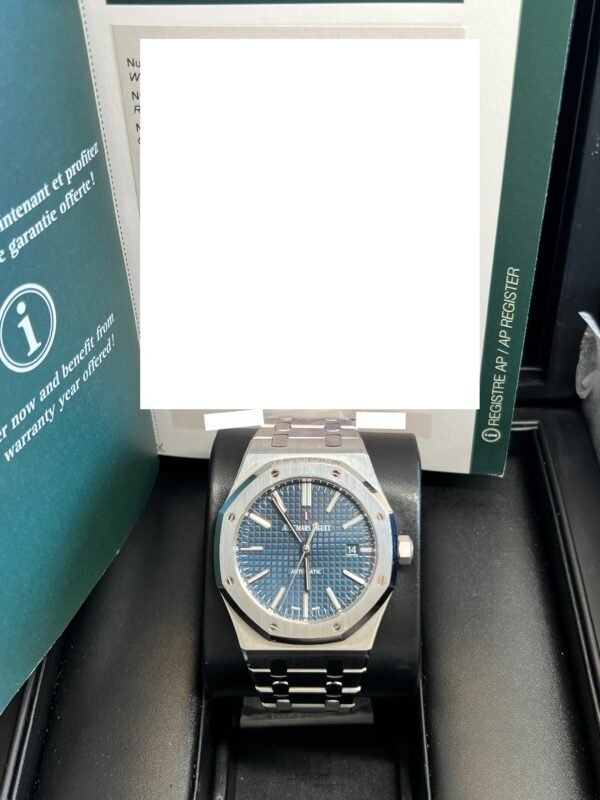 Audemars Piguet - Pre-owned Royal Oak Blue Dial 15400ST - Image 2