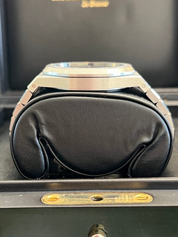 Audemars Piguet - Pre-owned Royal Oak Blue Dial 15400ST - Image 8