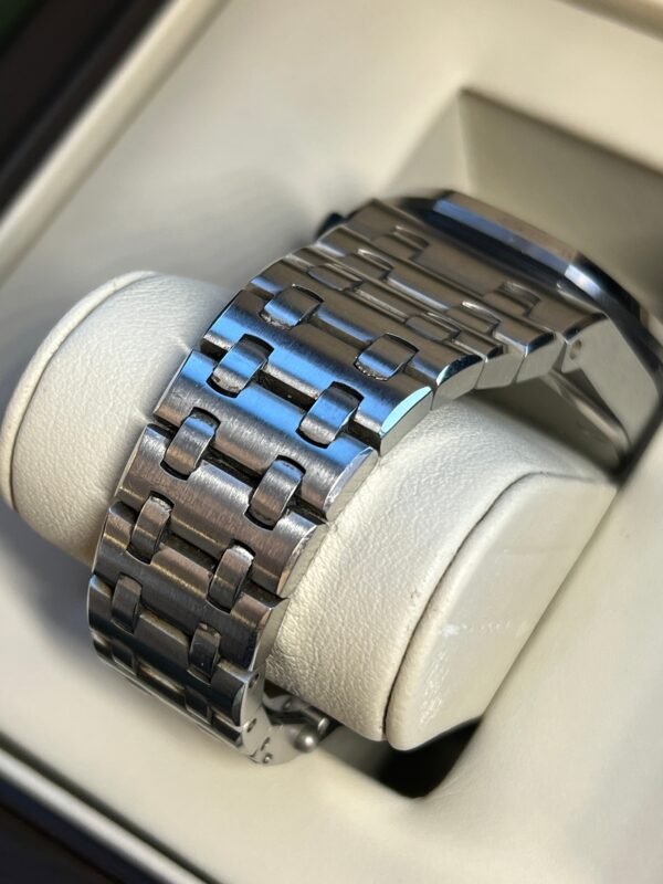 Audemars Piguet - Pre-owned 42mm Royal Oak Offshore Chronograph White Dial 25721ST - Image 5