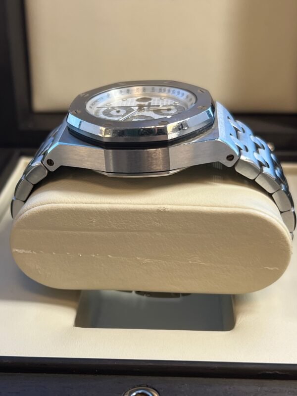 Audemars Piguet - Pre-owned 42mm Royal Oak Offshore Chronograph White Dial 25721ST - Image 8