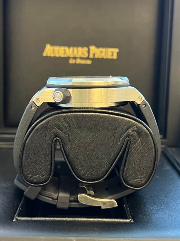Audemars Piguet - Pre-owned 42mm Royal Oak Offshore Blue/Yellow 15710ST - Image 4