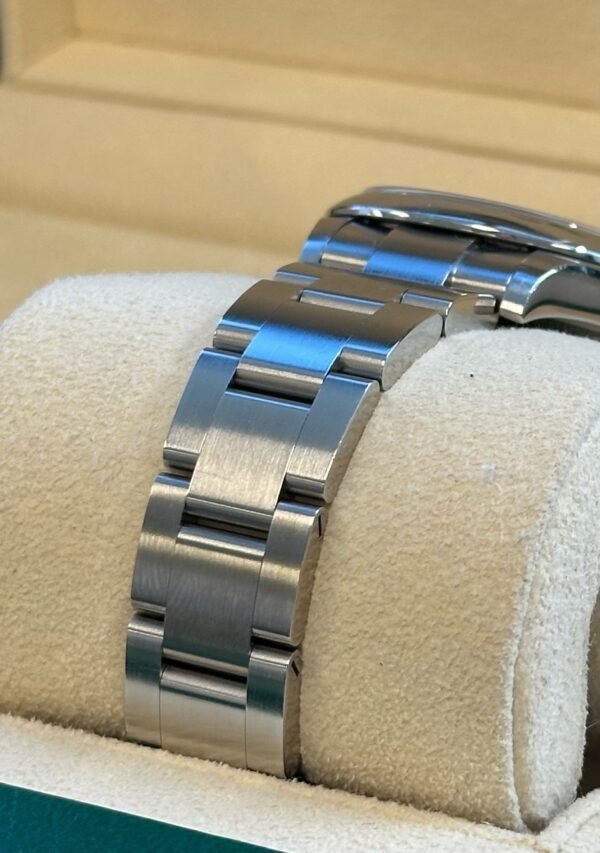 Rolex - Pre-owned Oyster Perpetual 31mm Tiffany Blue Dial 277200 - Image 6
