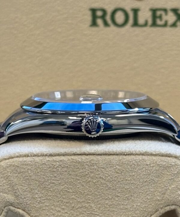 Rolex - Pre-owned Datejust 41mm Blue Roman Dial Oyster Bracelet 126300 - Image 8