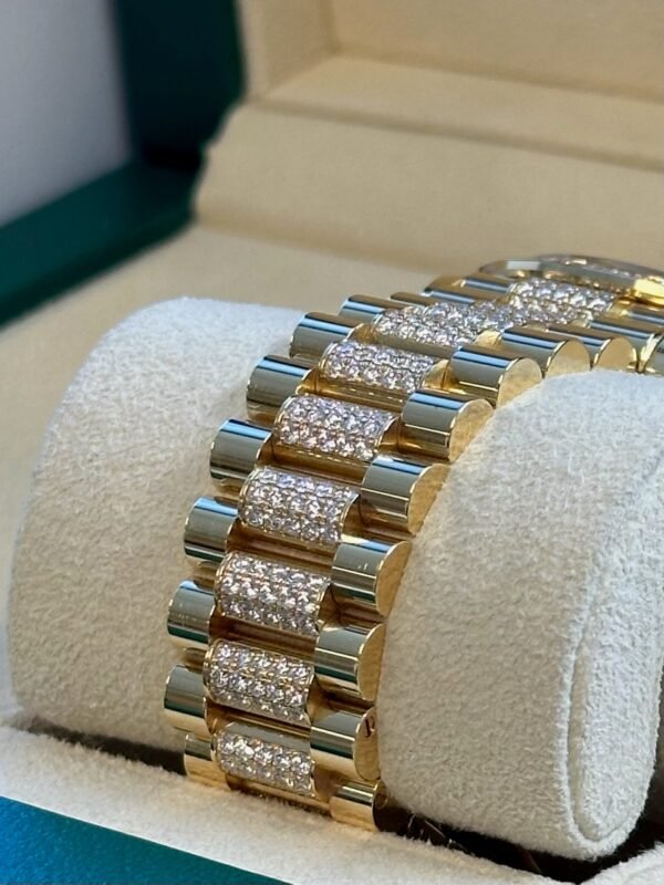 Rolex - Pre-owned Yellow Gold Day-Date 36mm Presidential Pave Rainbow Diamond Dial Diamond Bezel 128348RBR - Image 6