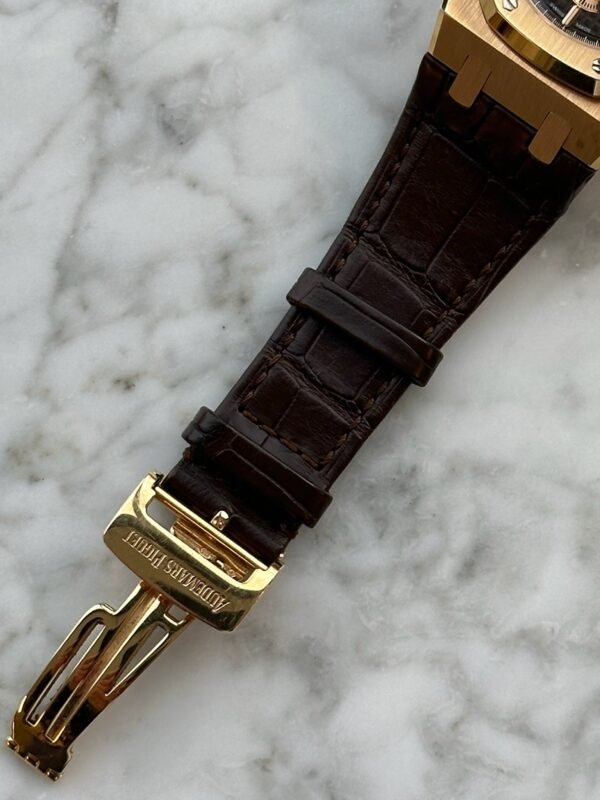 Audemars Piguet - Pre-owned Royal Oak Chronograph Chocolate Dial 26331OR - Image 6