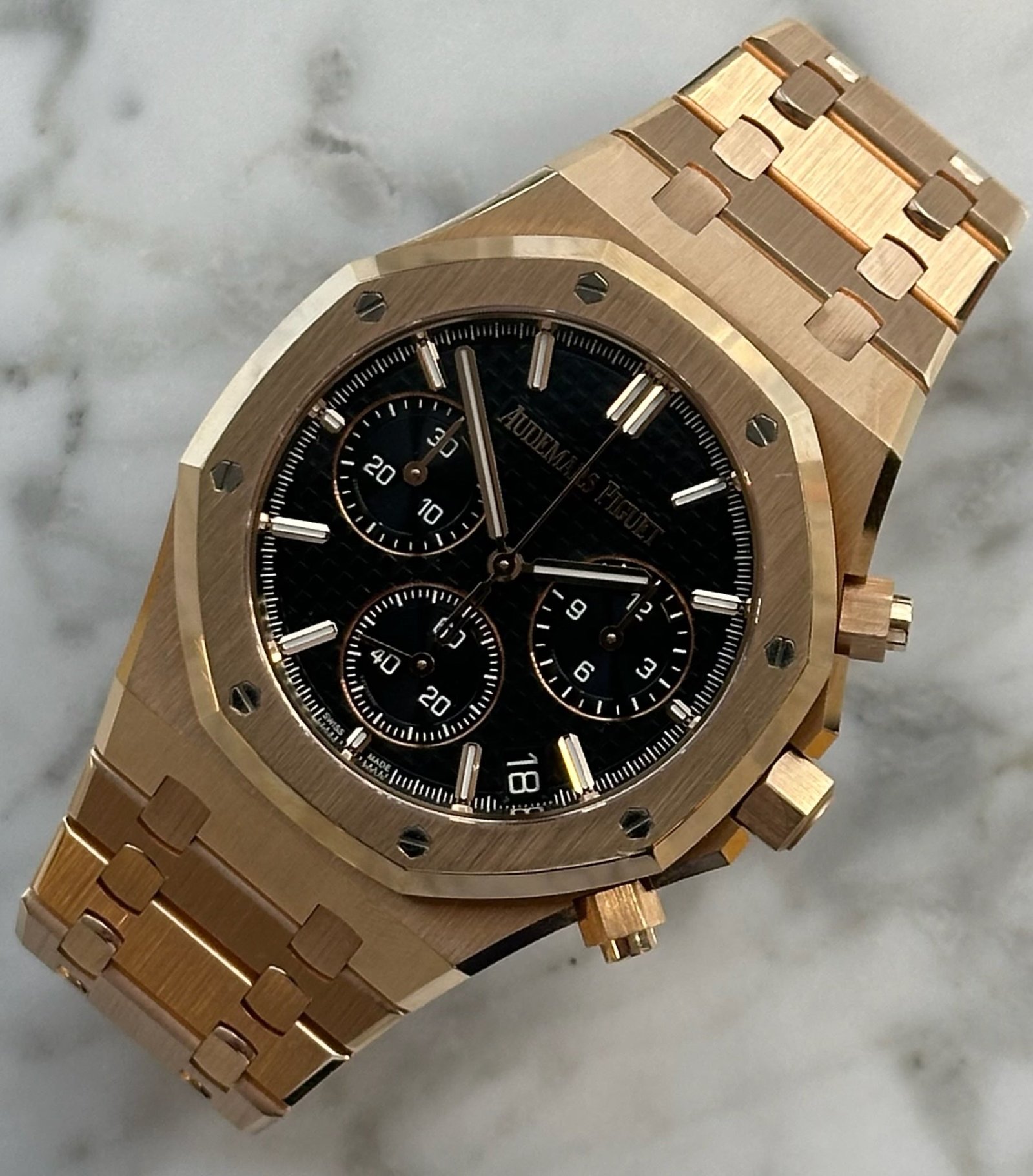 Audemars Piguet - Pre-owned Royal Oak Chronograph Black Dial 26240OR - Image 3