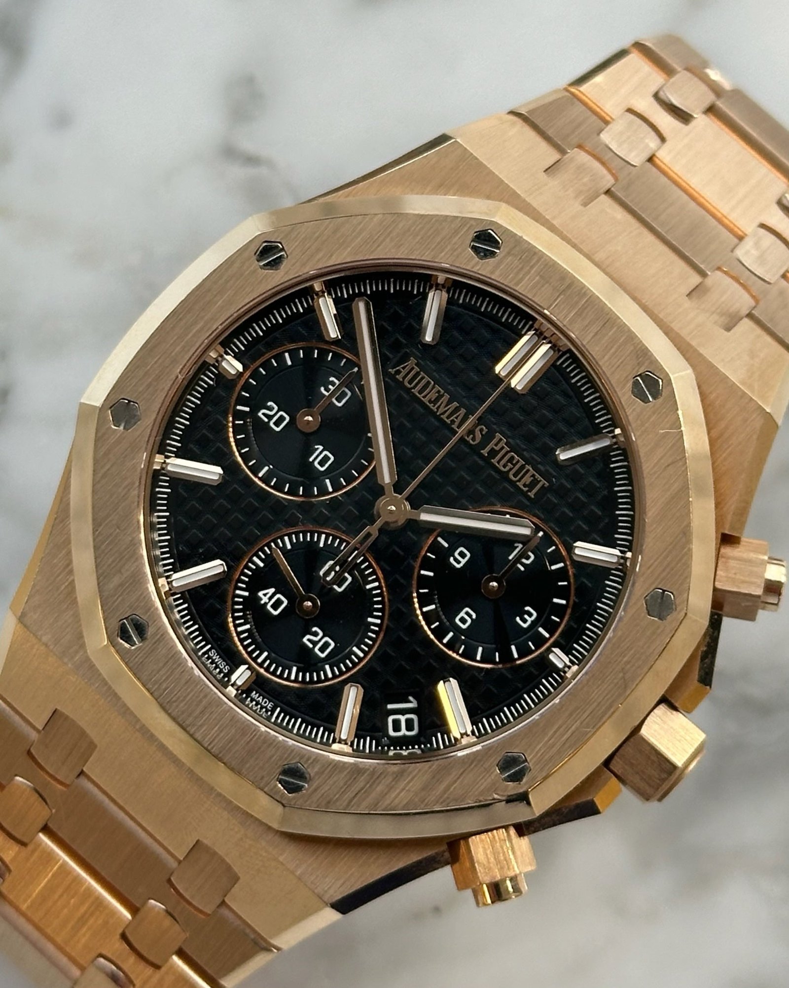 Audemars Piguet - Pre-owned Royal Oak Chronograph Black Dial 26240OR - Image 4