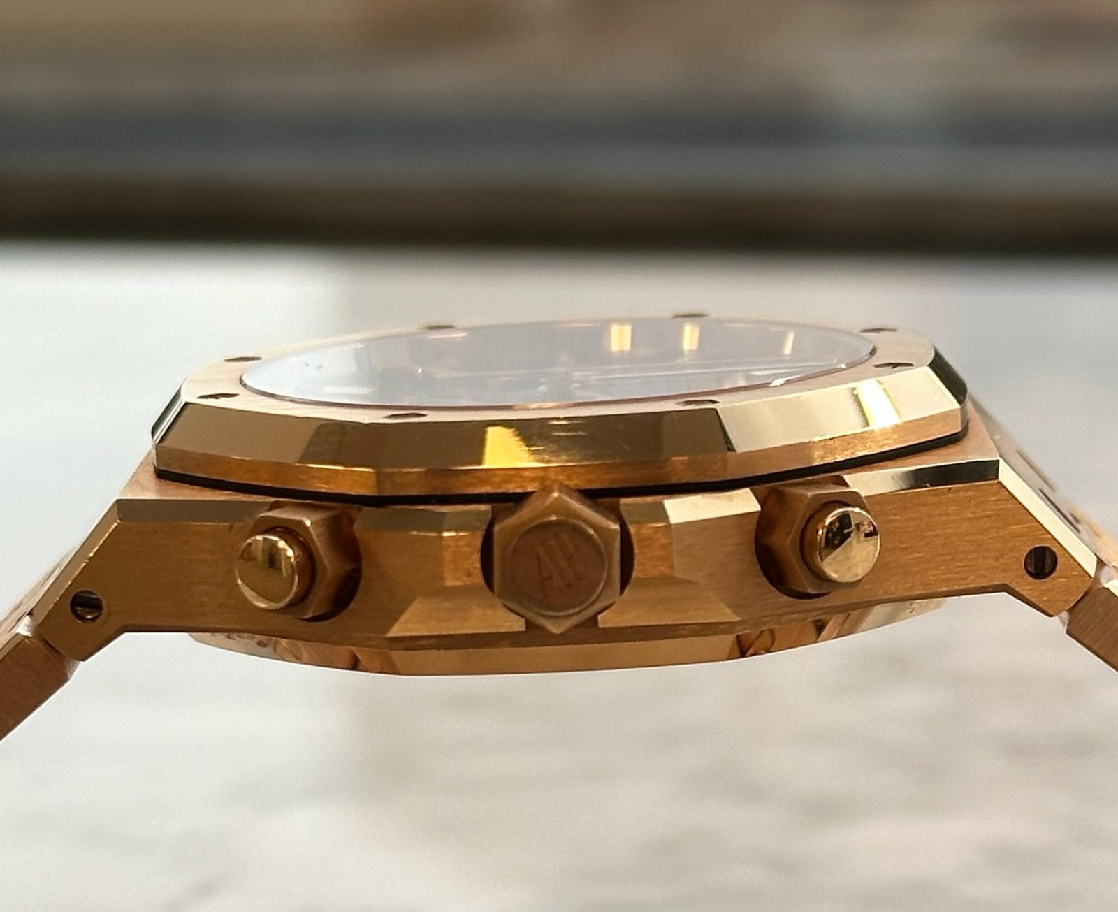 Audemars Piguet - Pre-owned Royal Oak Chronograph Black Dial 26240OR - Image 8