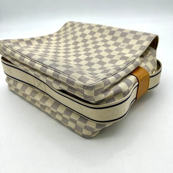 Pre-owned Louis Vuitton 2007 Damier Azur Naviglio Crossbody Bag | White  LA16232 - Image 15
