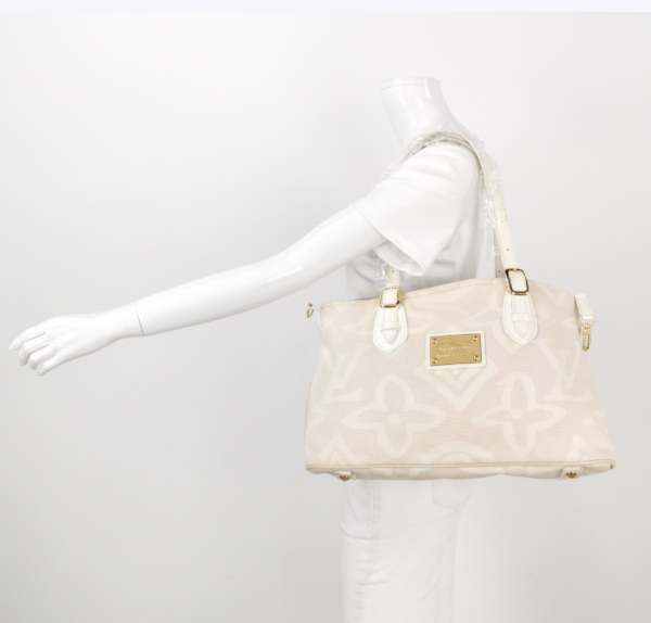 Preloved Louis Vuitton (LV) Tahitienne bag white 2008year 250211781058426 - Image 2