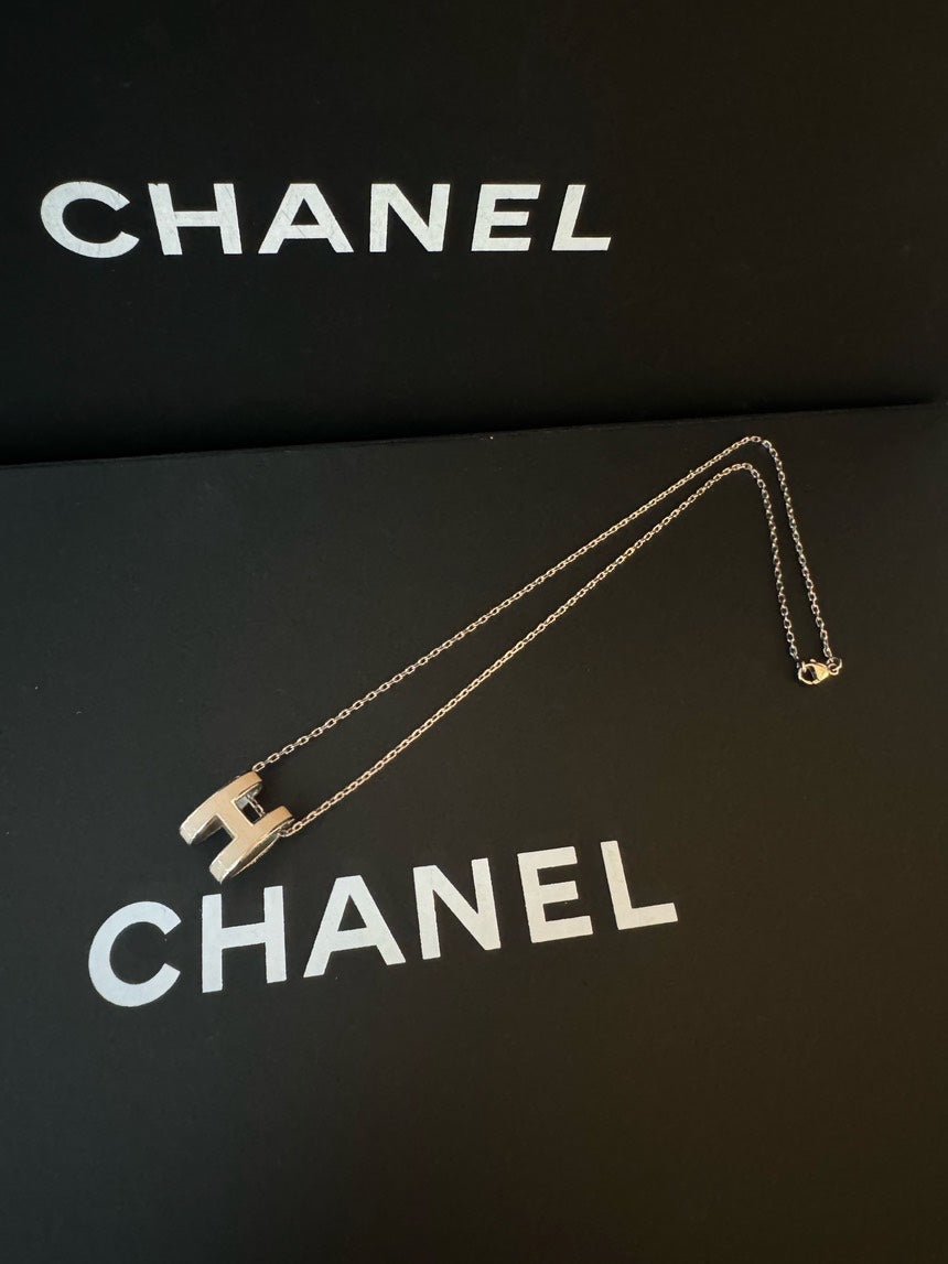 Hermes Large Milk Tea H Pop Necklace - Image 3