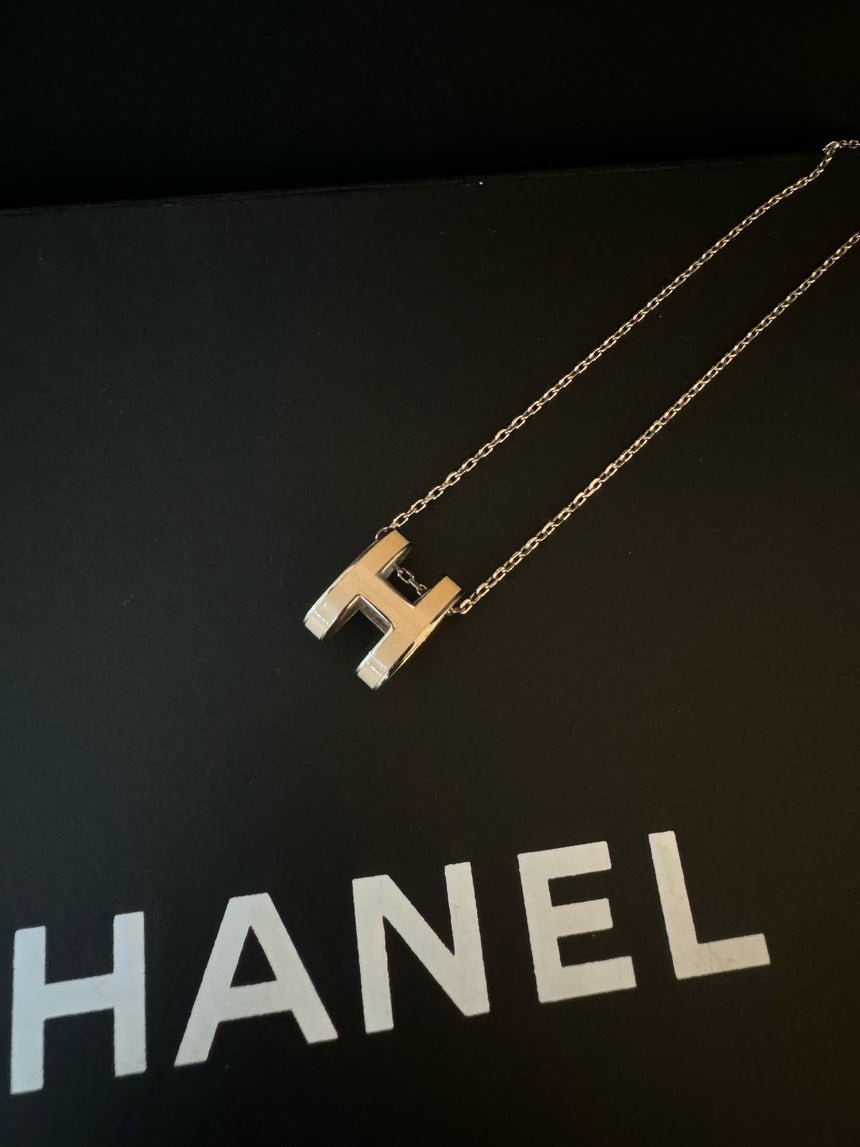 Hermes Large Milk Tea H Pop Necklace - Image 4