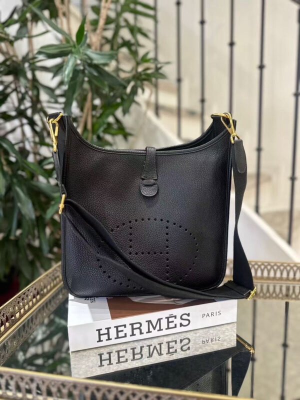 Hermes Evelyne Black Leather Shoulder Bag - Image 3